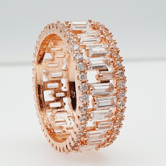 🎁 Jewelry Full Circle Inlaid Rectangle Gemstones CZ Ring for Women, HA4678 - Picture 1 of 4